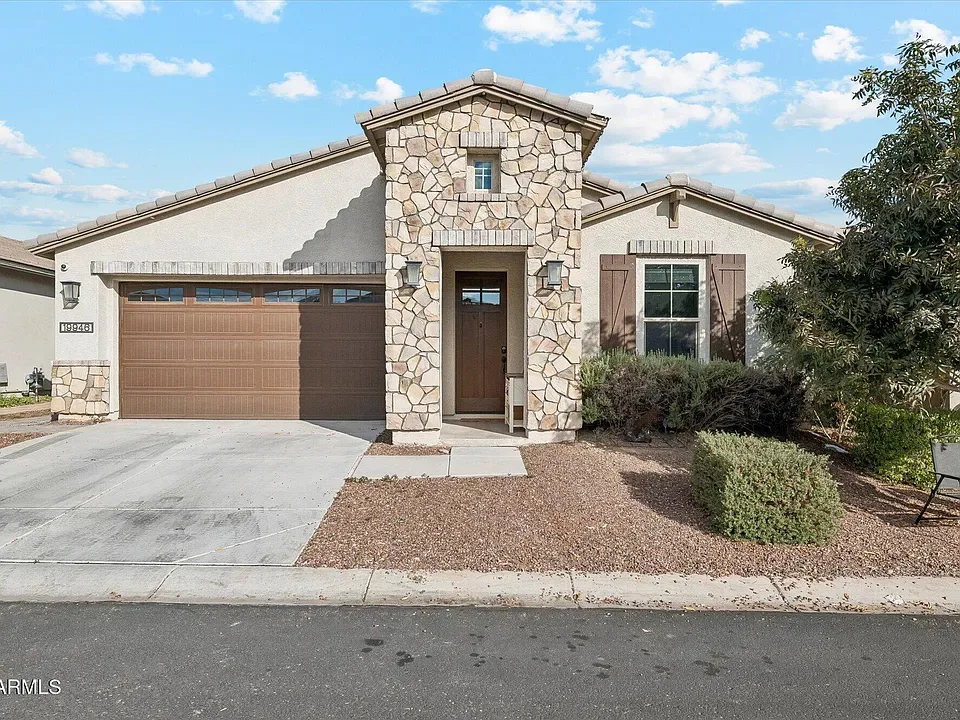 19946 W Glenrosa Ave - Photo 1